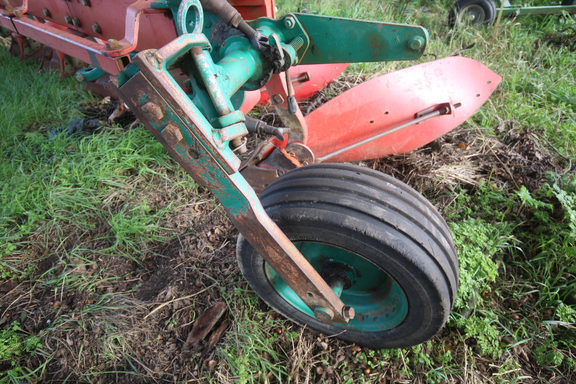 Kverneland LB85 5+1F reversible plough. 85/300/28/HD. With 300HP headstock, 28 bodies, tungsten - Image 22 of 31