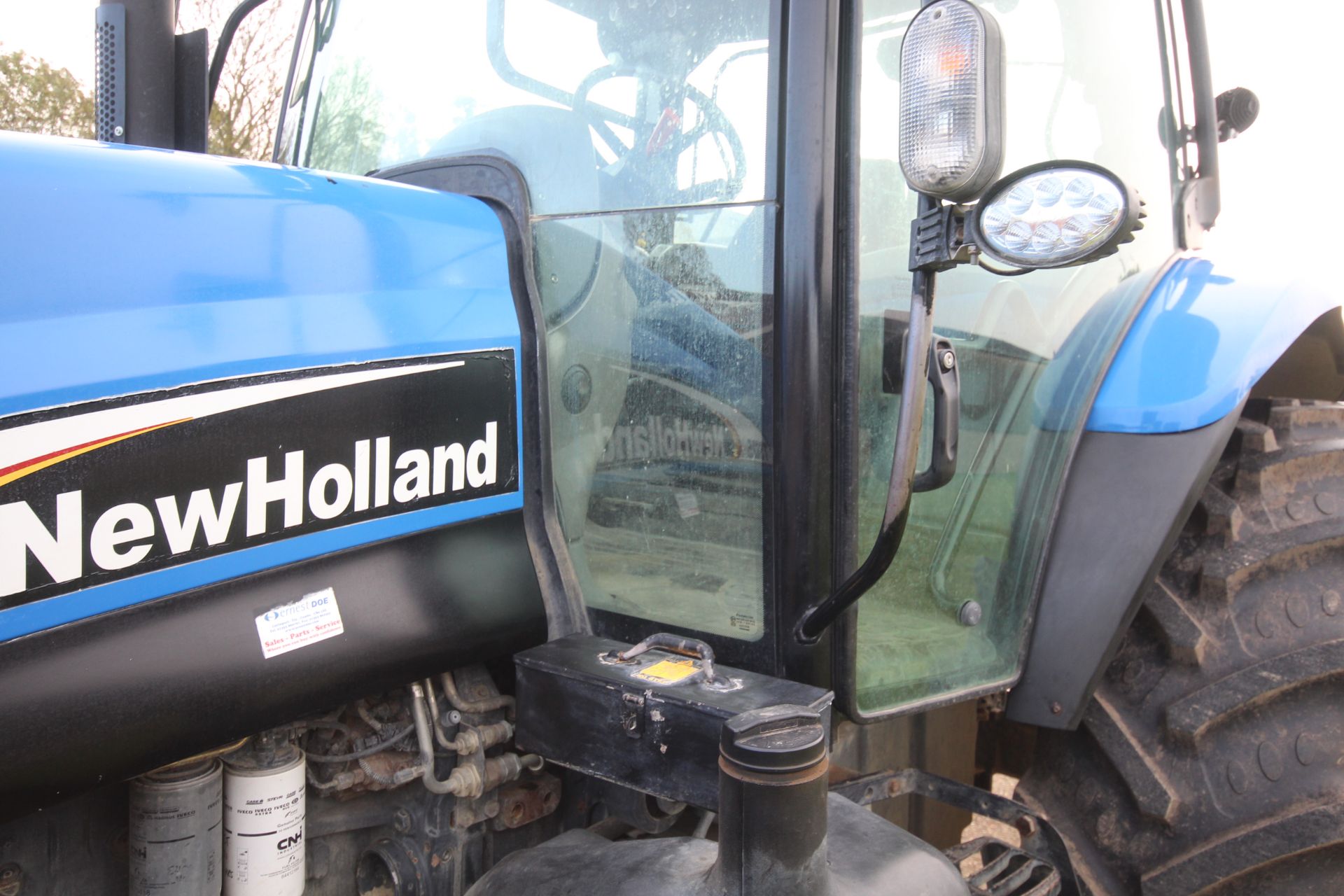 New Holland TS125A 4WD tractor. Registration AU04 ECC. Date of first registration 01/03/2004. 5, - Image 60 of 107