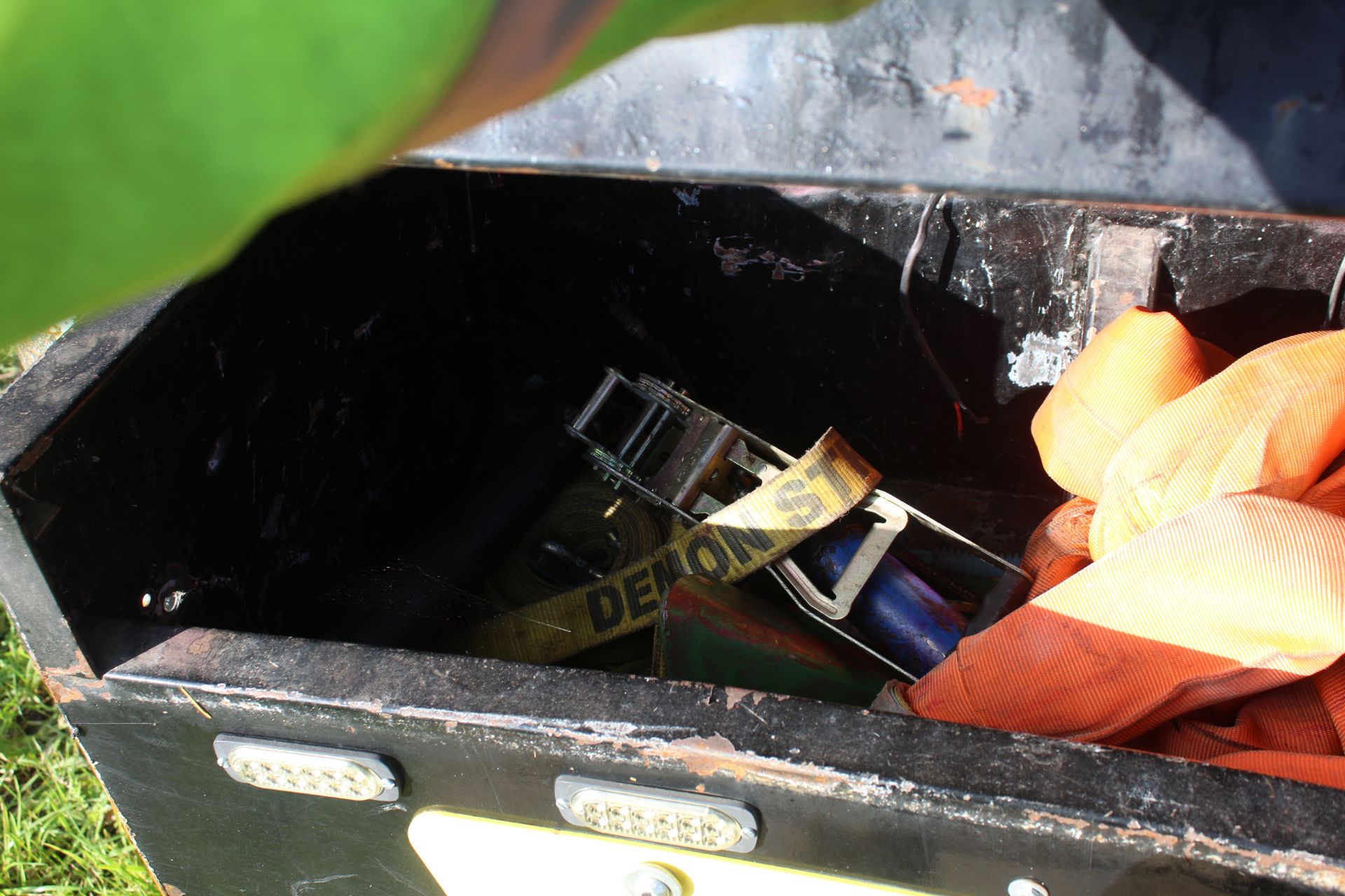 Front linkage mounted hydraulic nudge bar for chaser. With toolbox. V - Image 7 of 19