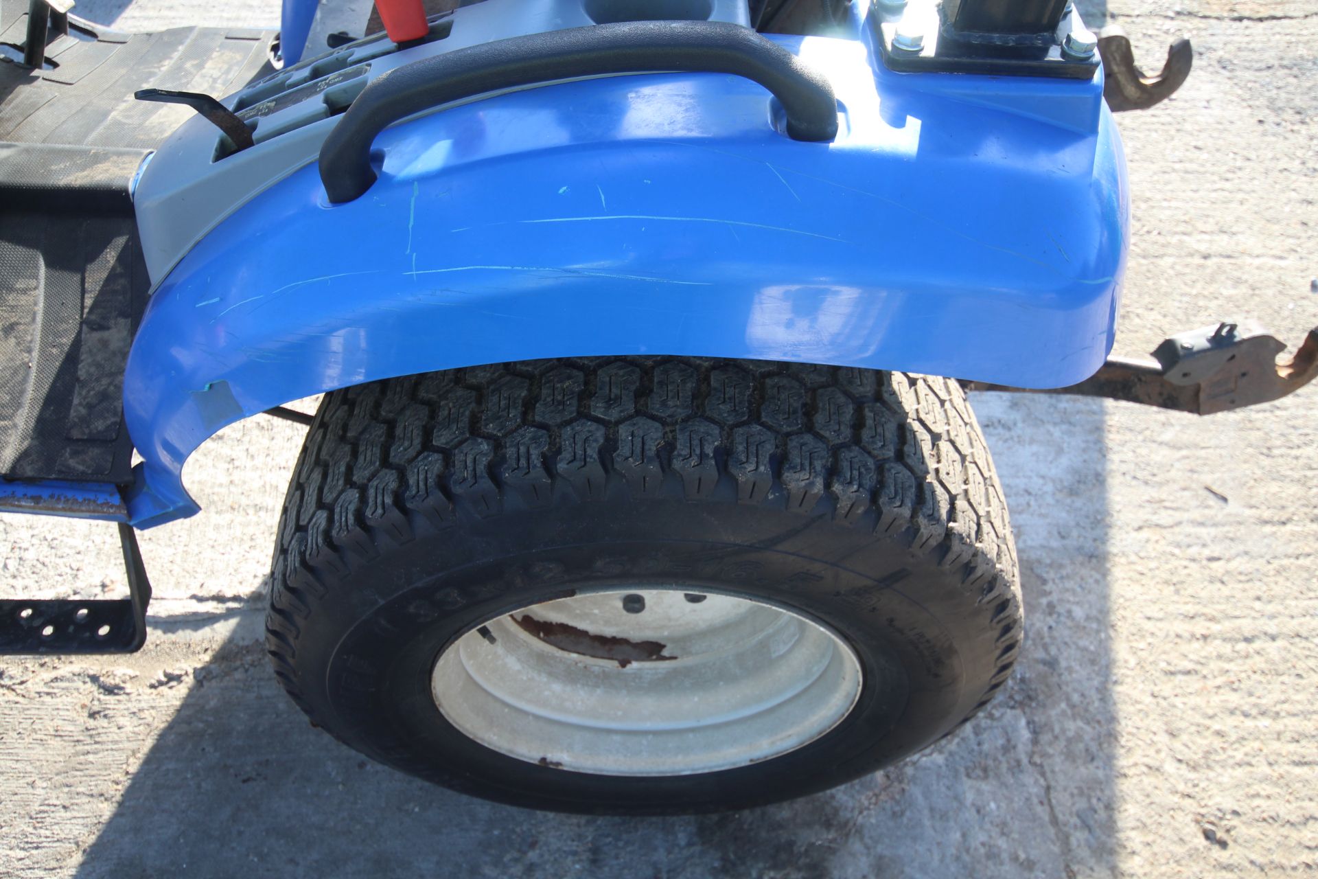 **UDATED DESCRIPTION** New Holland Boomer 25 4WD compact tractor. Registration EU17 AXK. Date of - Image 14 of 50