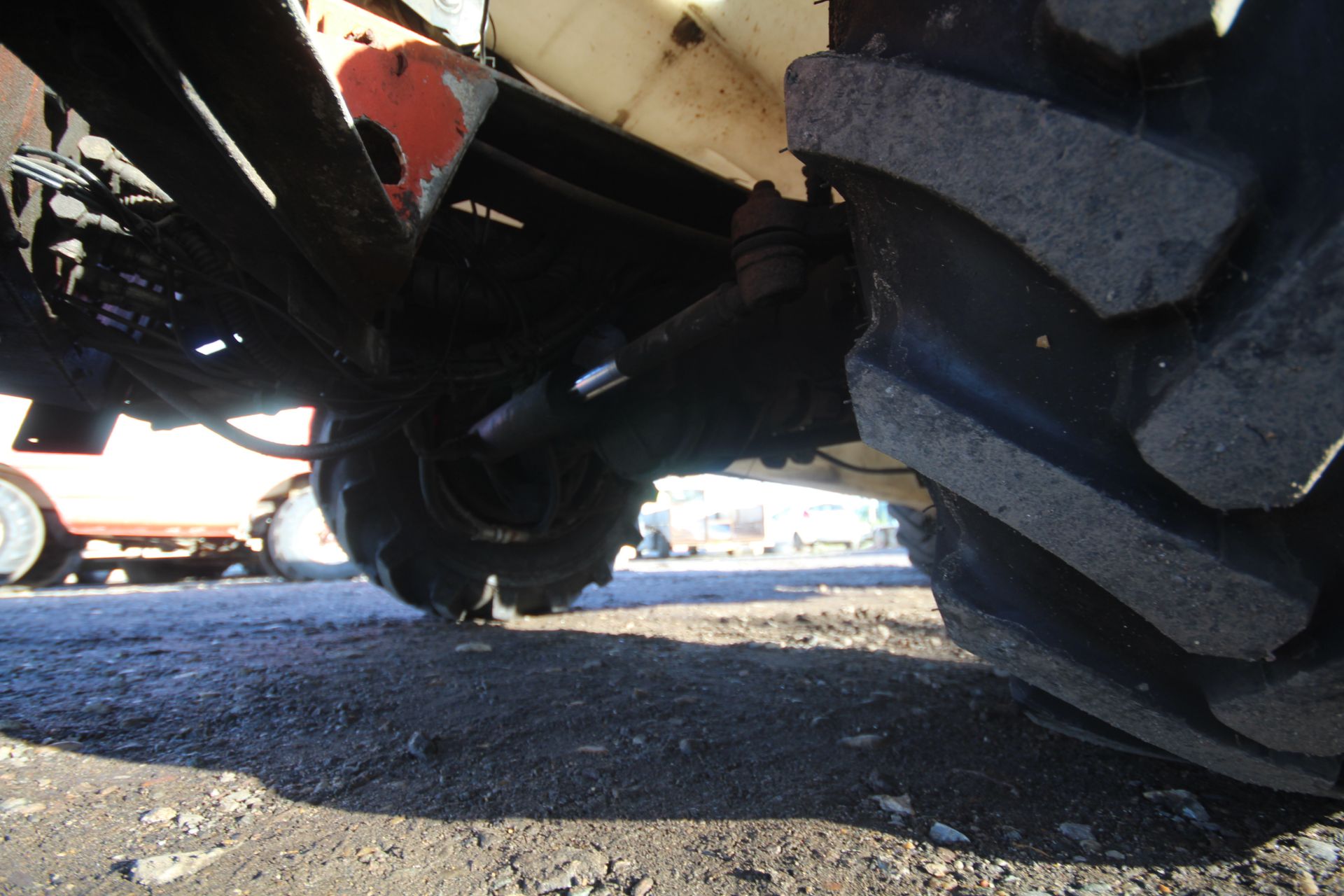 Tifone Cobra 2000 Interceptor 4WD 4WS self-propelled Line sprayer. 2013. Showing 1,161 hours. - Image 13 of 66