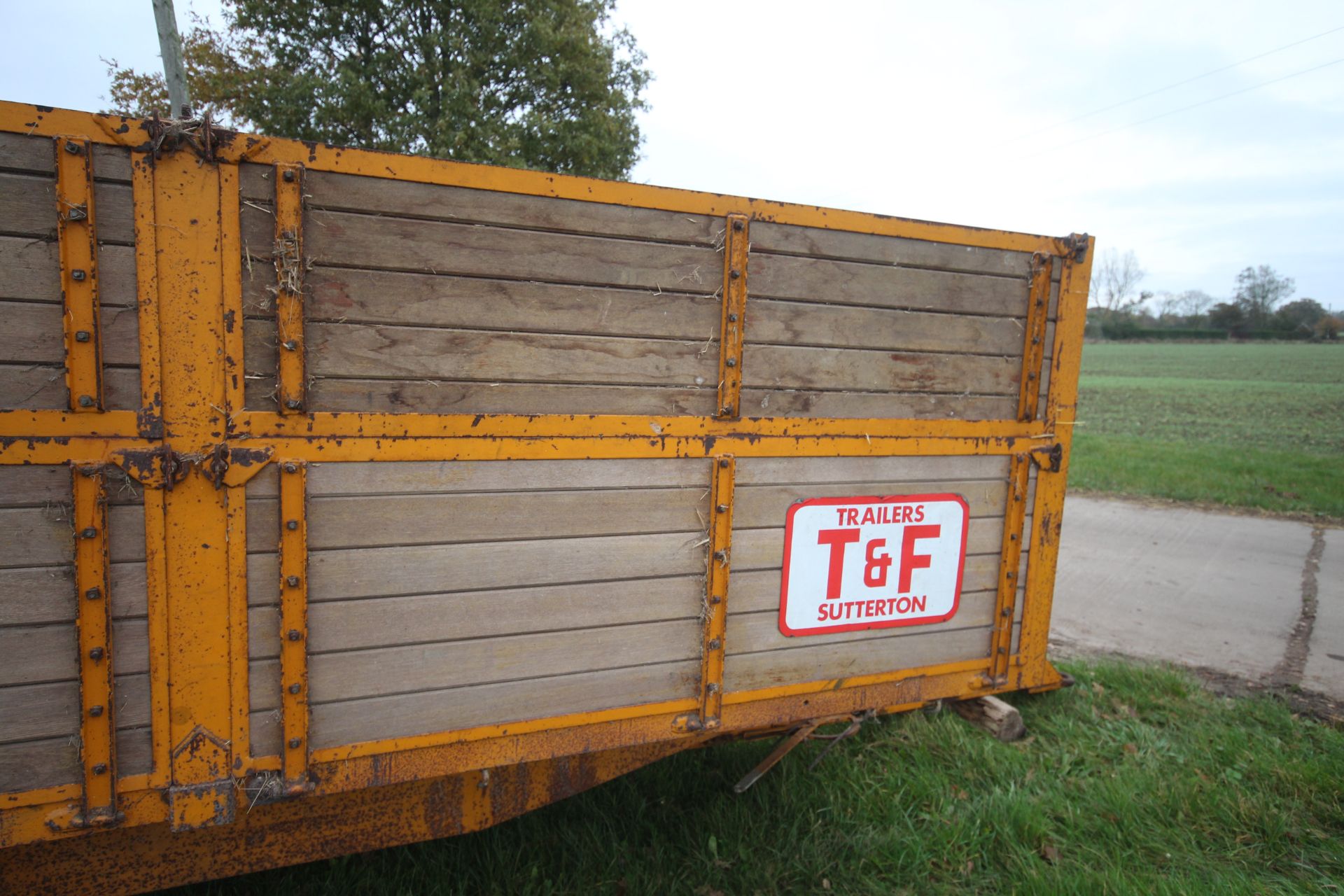 **UPDATED DESCRIPTION** T&F c.5T double drop side single axle tipping trailer. Included by kind - Image 10 of 28
