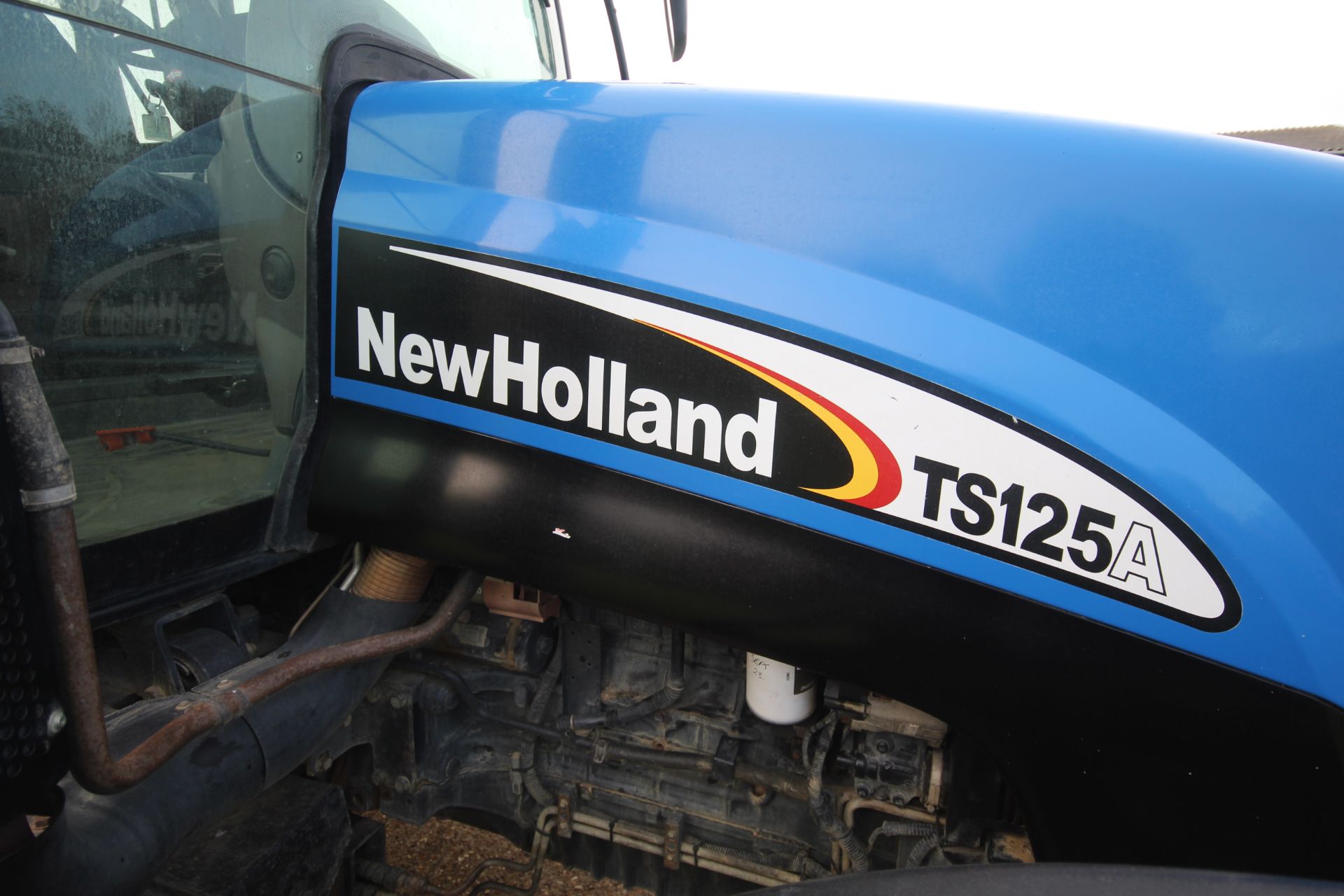 New Holland TS125A 4WD tractor. Registration AU04 ECC. Date of first registration 01/03/2004. 5, - Image 18 of 107