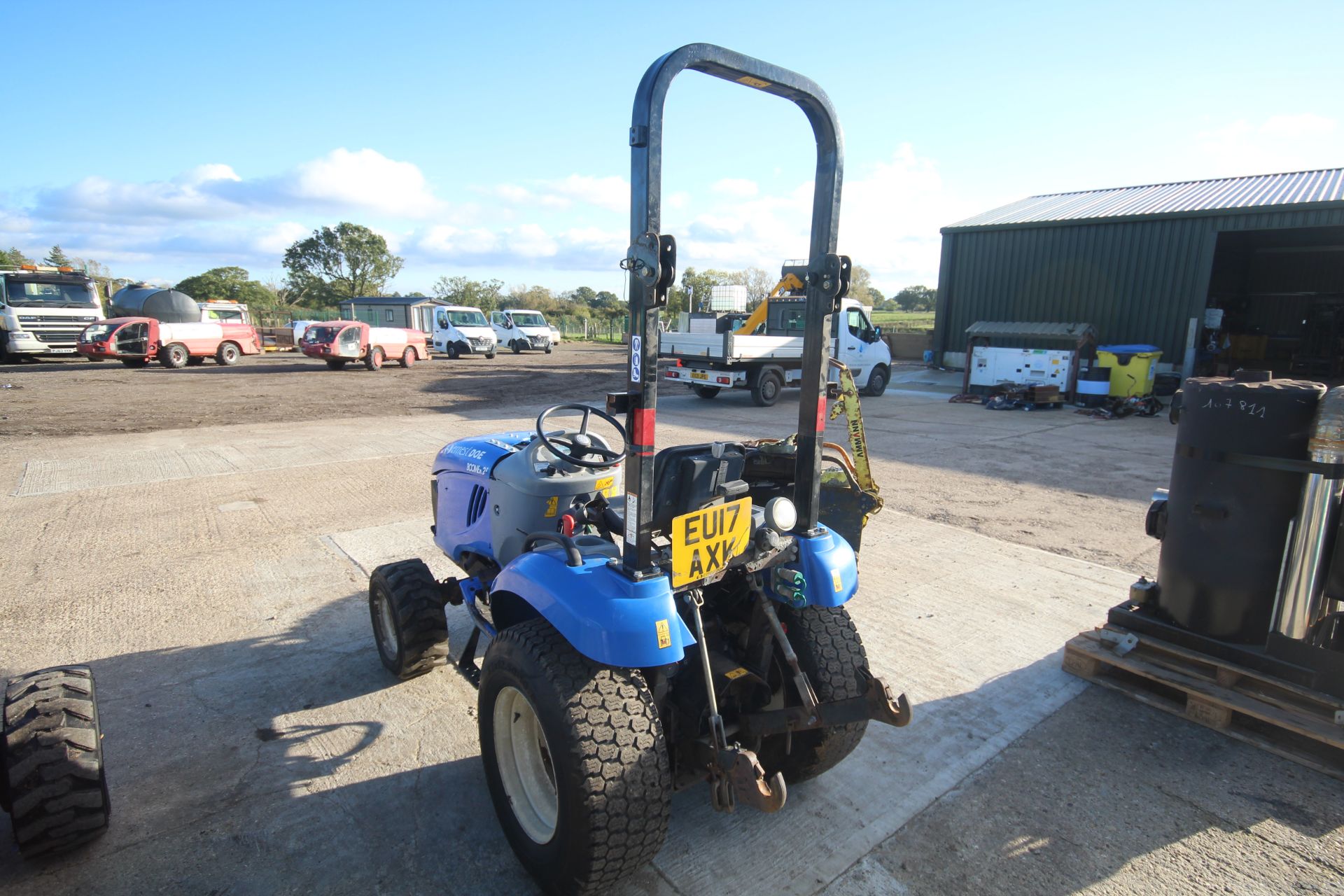 **UDATED DESCRIPTION** New Holland Boomer 25 4WD compact tractor. Registration EU17 AXK. Date of - Image 4 of 50