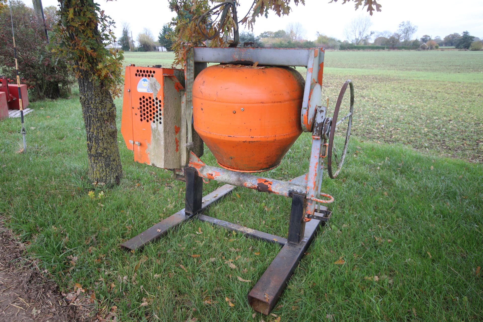 **UPDATED DESCRIPTION** Belle premier 175XT diesel cement mixer. Mounted on pallet tine slots.