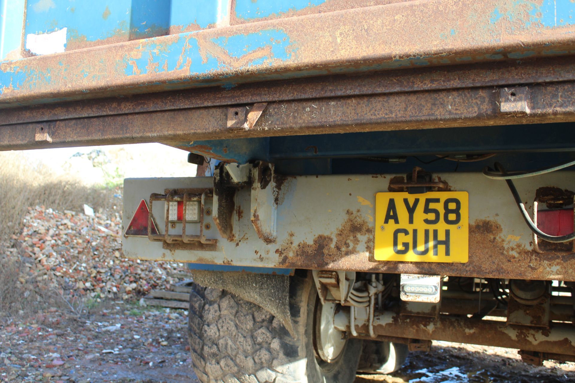 Marston 18T twin axle tipping trailer. 2005. With flotation wheels and tyres, air brakes, - Image 41 of 64