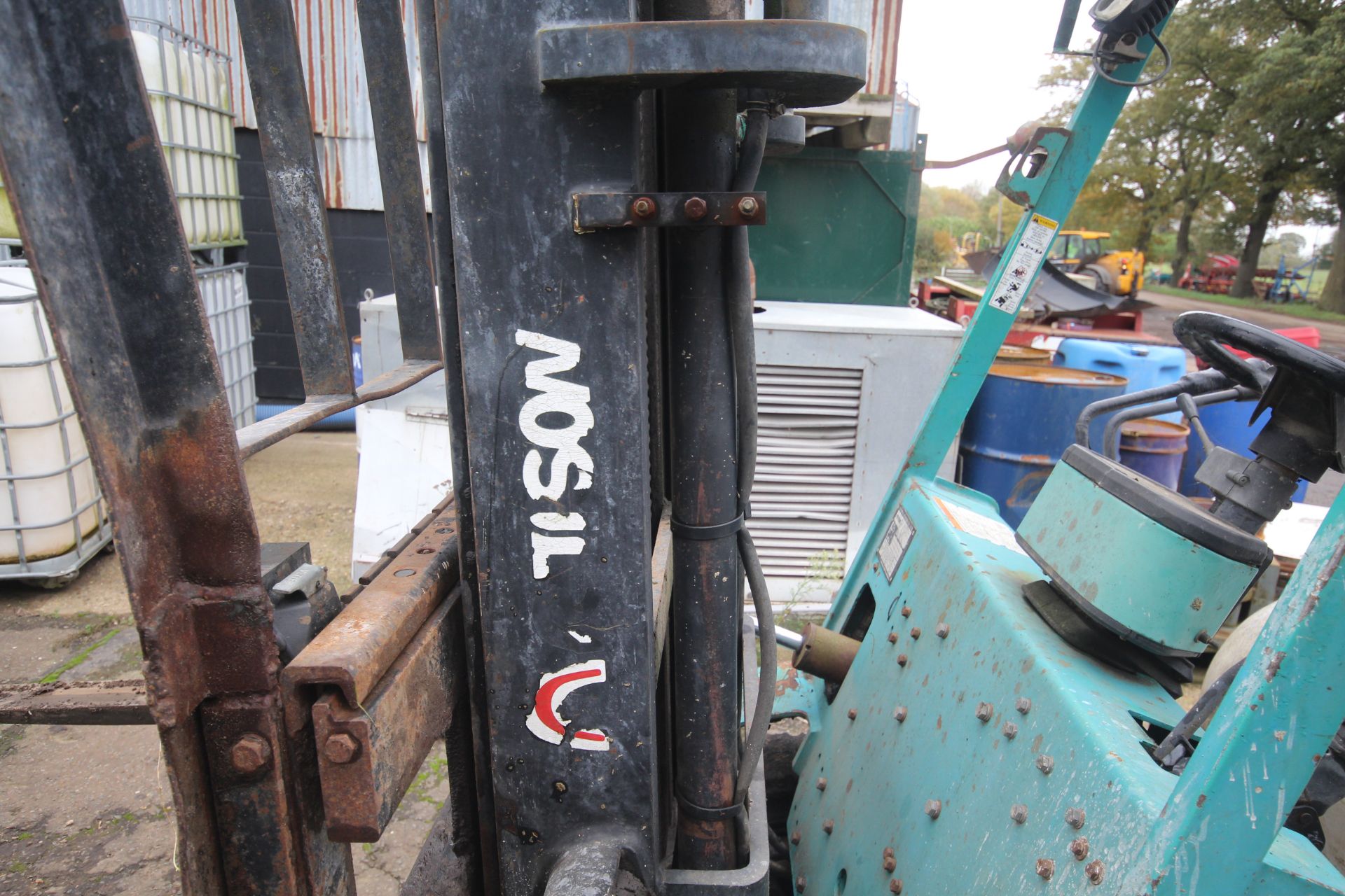 **UPDATED DESCRIPTION** Artison FD25 2.5T diesel masted forklift. With side shift. V **TO BE - Image 14 of 41