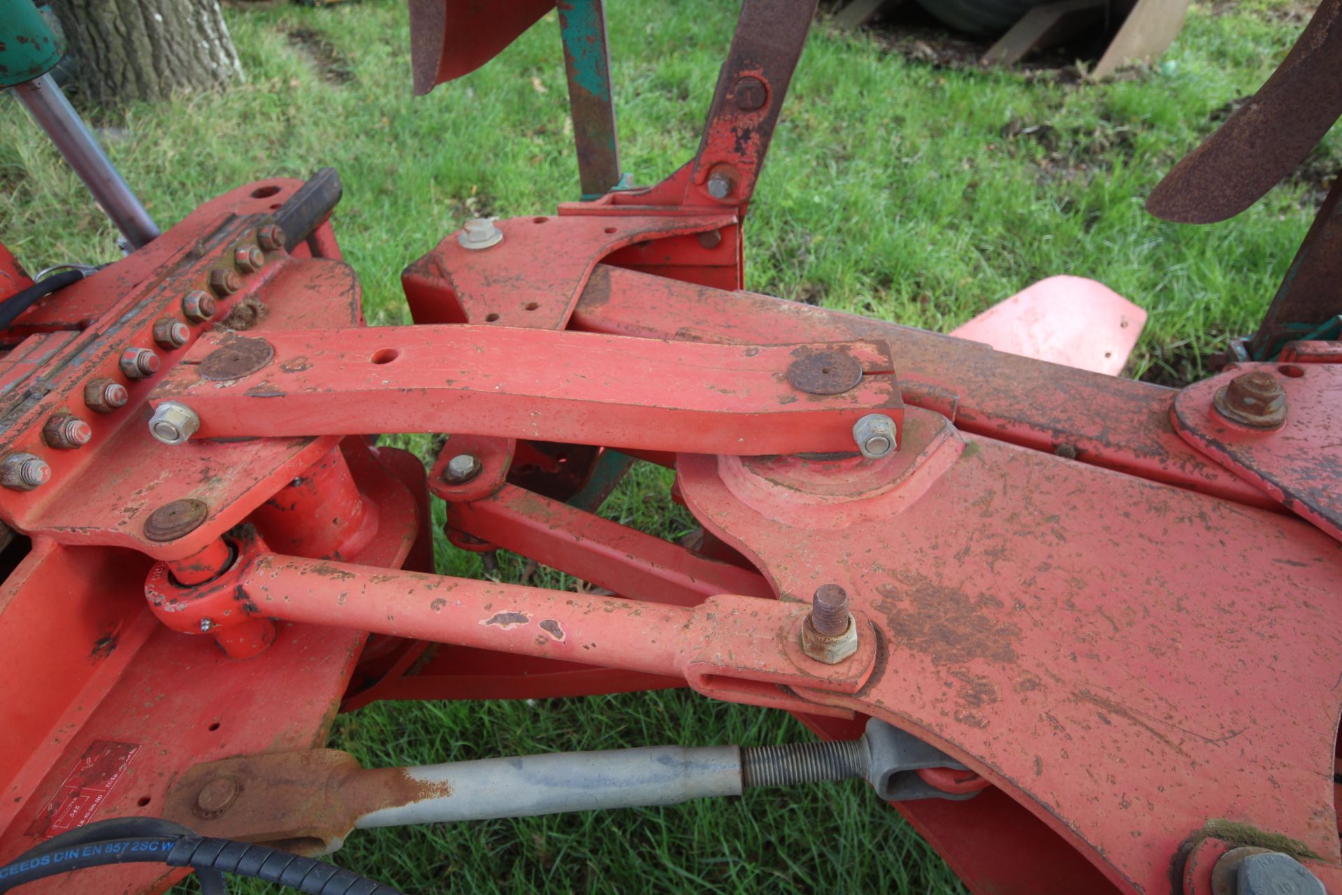 Kverneland LB85 5+1F reversible plough. 85/300/28/HD. With 300HP headstock, 28 bodies, tungsten - Image 16 of 31