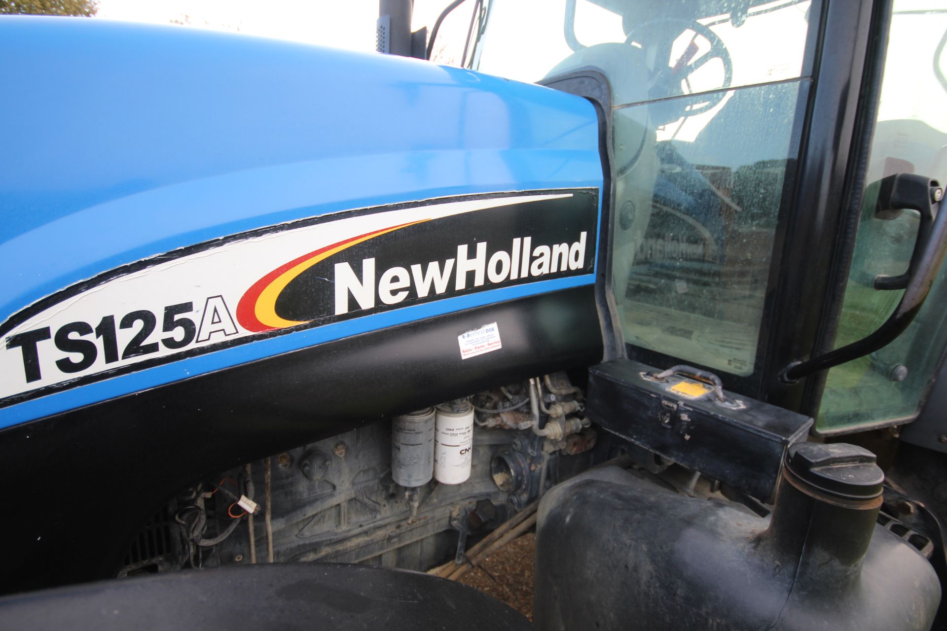 New Holland TS125A 4WD tractor. Registration AU04 ECC. Date of first registration 01/03/2004. 5, - Image 61 of 107