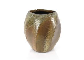 A Kevin Akhurst Studio pottery vase, 22cm high