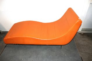 An orange leather and chrome chaise longue by Otiu