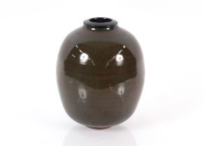 Usch Spettigue, a large Studio pottery ovoid vase