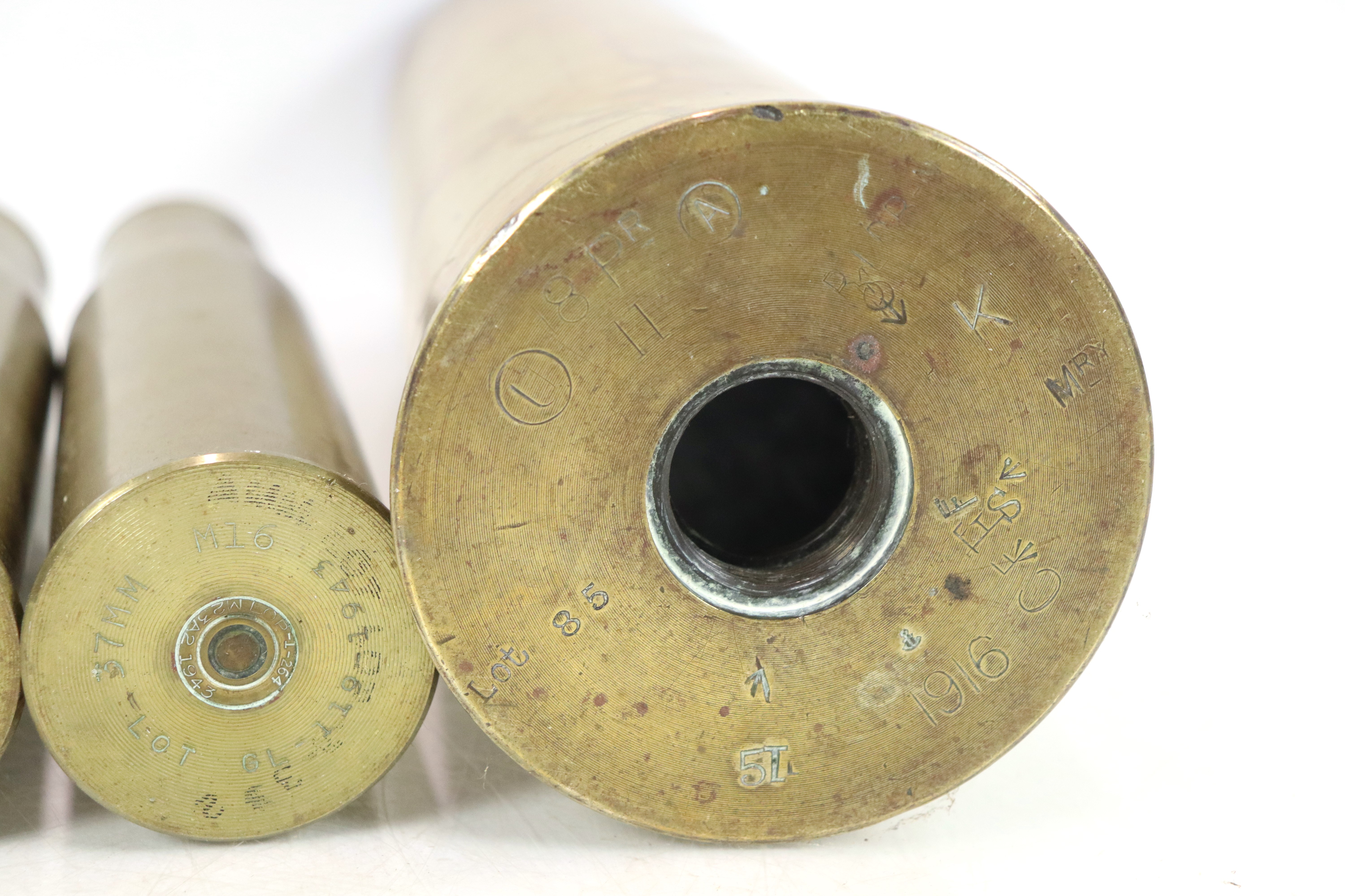 A collection of various shell cases including WWI - Image 34 of 34