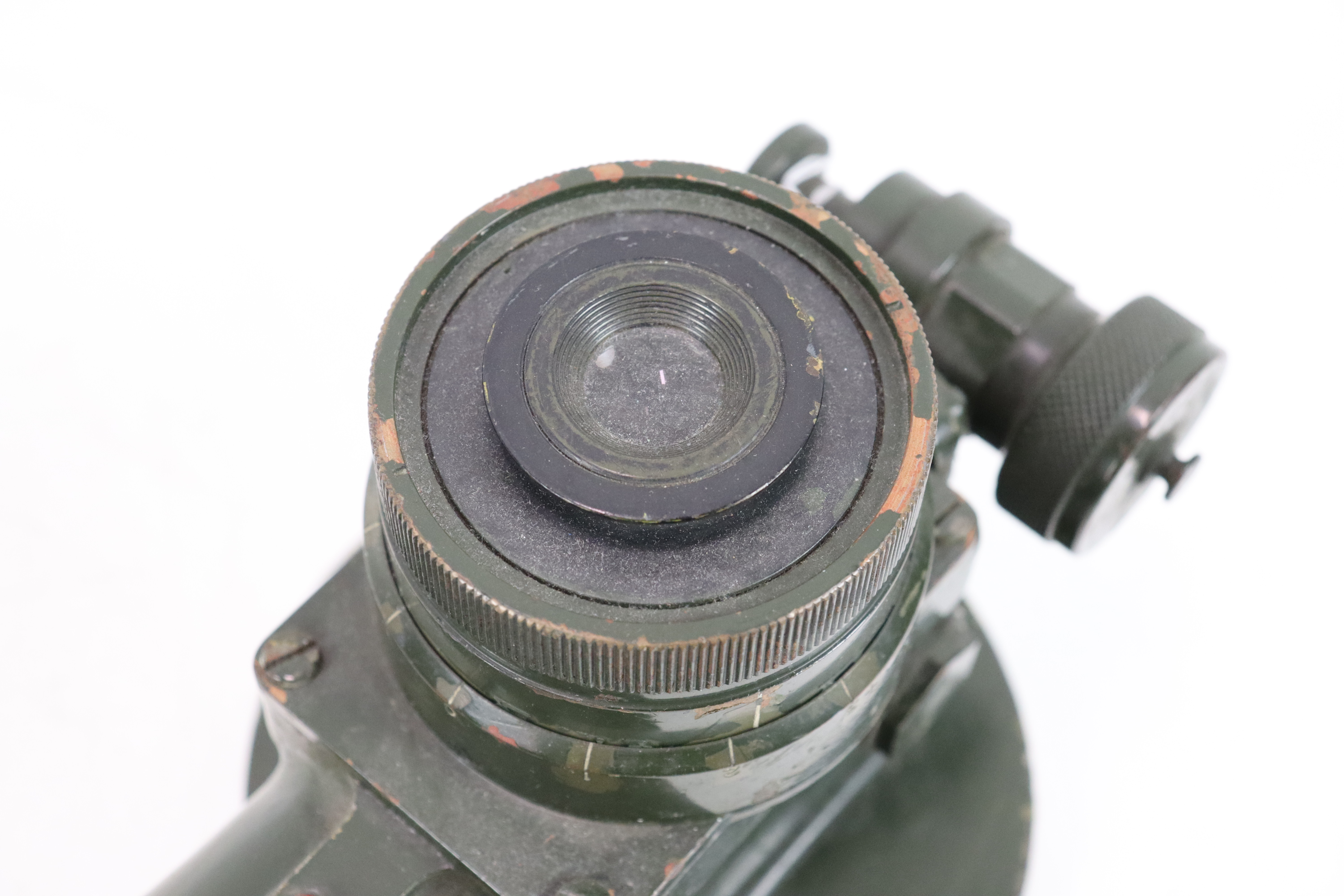 A WWII era anti-aircraft telescope bearing No.14 M - Image 9 of 17