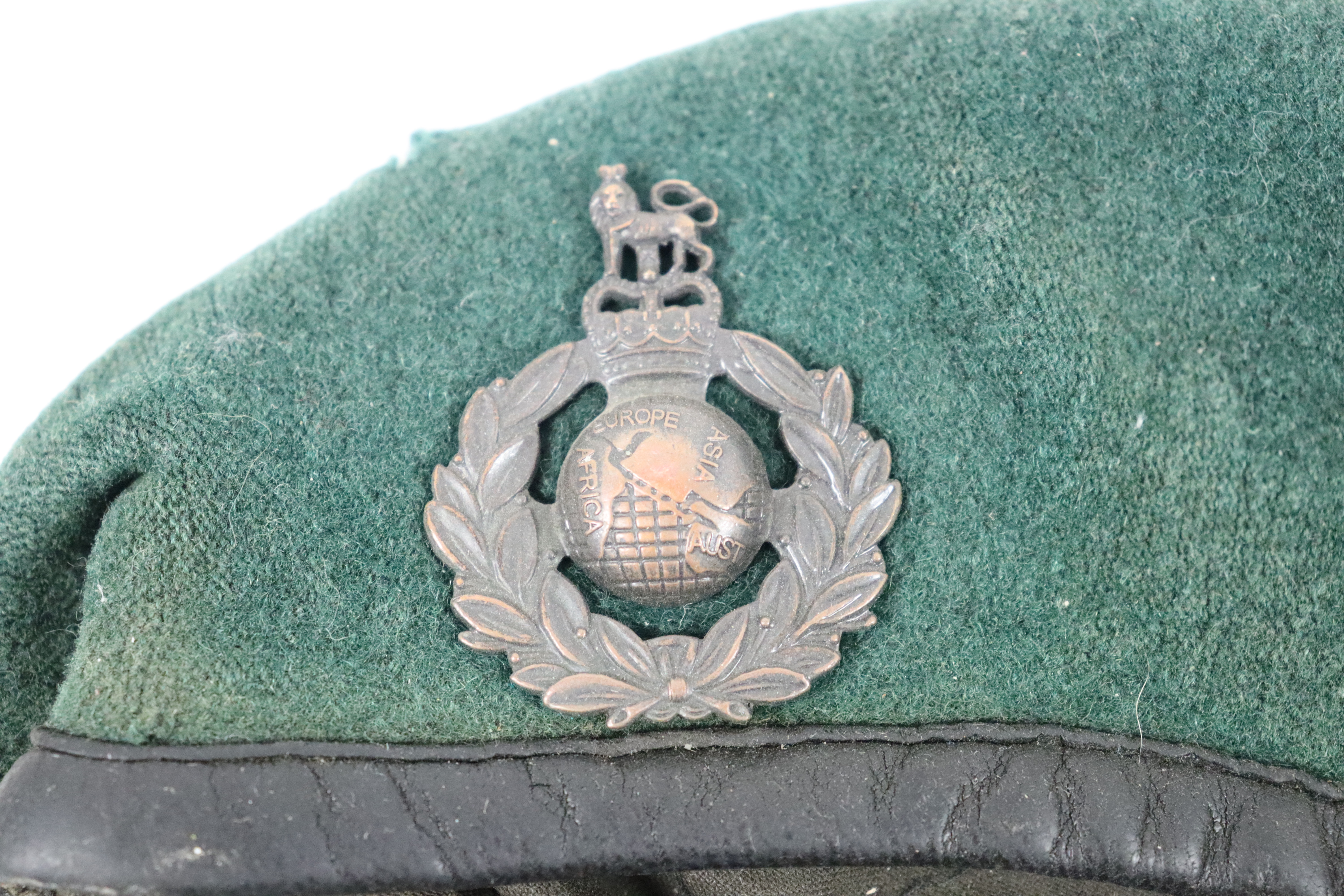 A Royal Marine beret with badge; a Royal Marine b - Image 4 of 11