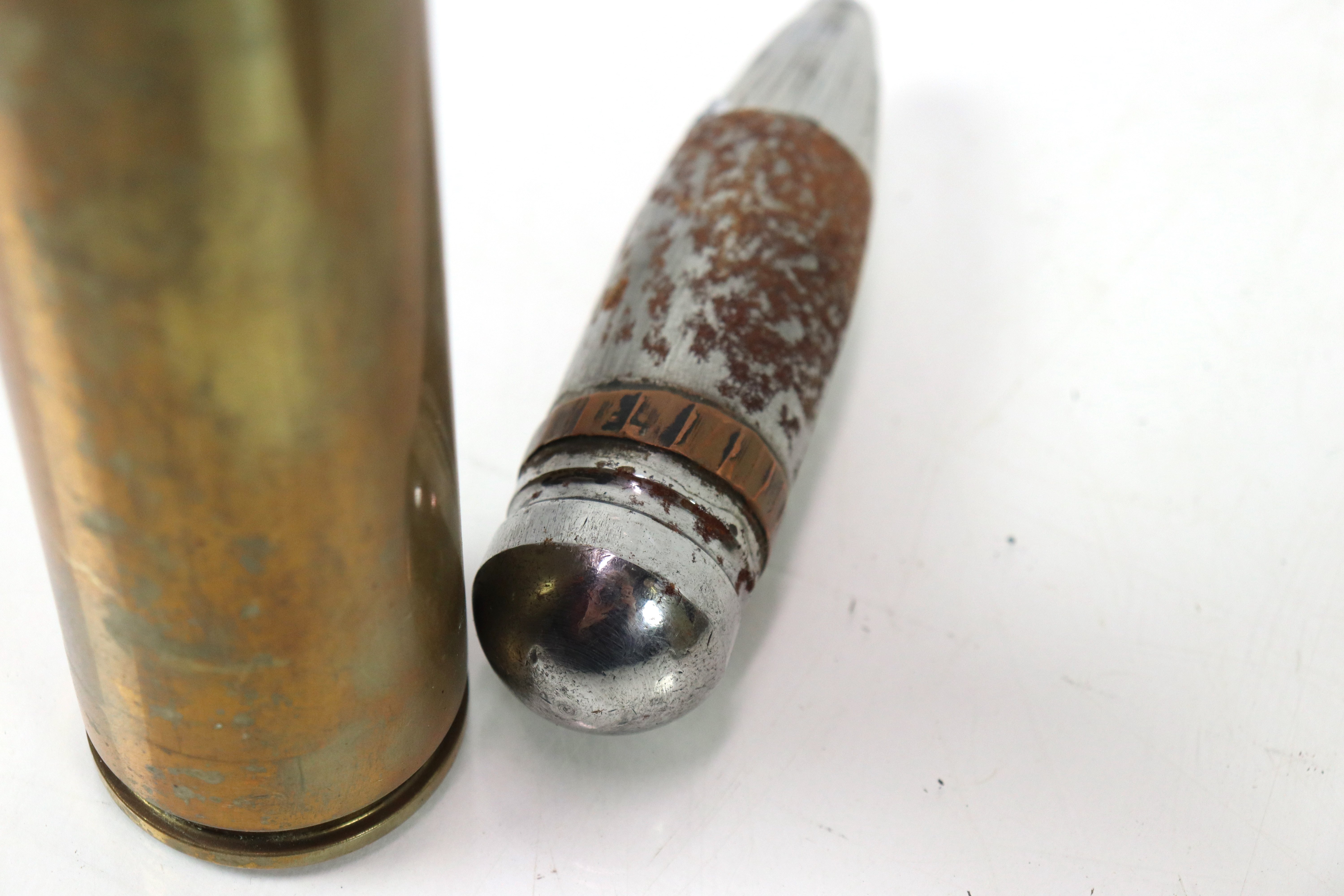 Two 30mm shell cases with heads, and a 40mm Bofers - Image 9 of 18