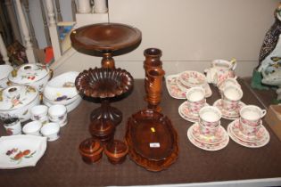 A collection of treen items including comports, go