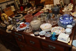 A quantity of various glass and china to include g