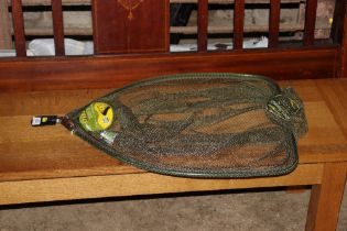 A Syndicate carp landing net