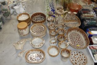 A collection of Fosters pottery, tea and dinnerwar