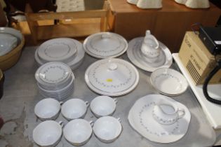 A quantity of Royal Doulton "Cadence" dinnerware