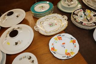 A quantity of dessert plates, Foley china plates e