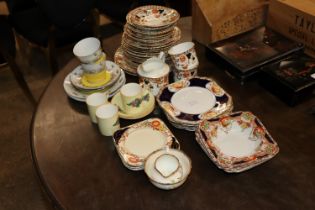 A quantity of various tea and coffee ware to inclu