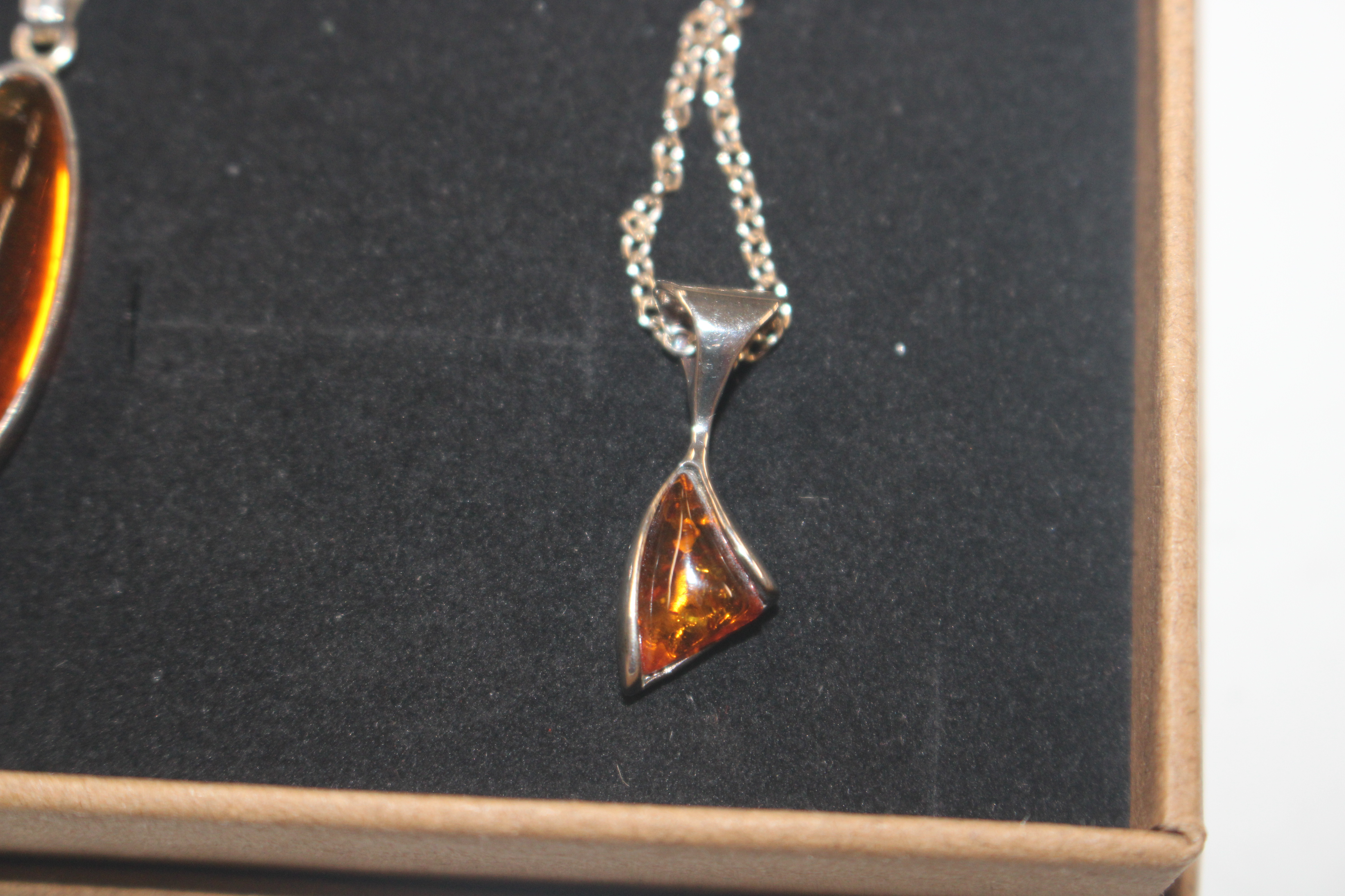 Two Sterling silver and amber pendants - Bild 3 aus 3