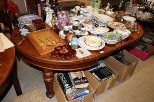 A Victorian extending dining table