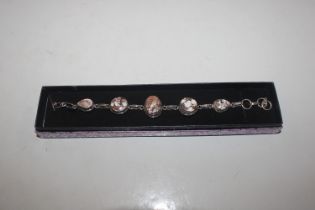 A 925 silver and agate bracelet