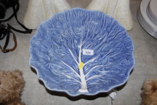 A blue leaf decorated fruit bowl