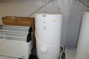 An Indesit spin dryer