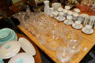 Various cut table glassware including Stuart Cryst