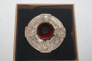 A 1977 Edinburgh Robert Allinson silver brooch, ap