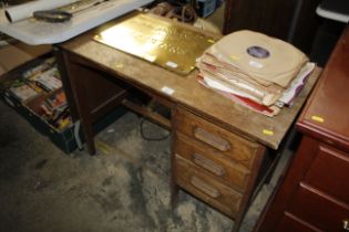 A child's single pedestal desk fitted three drawer