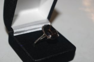A 925 silver and smoky quartz set ring