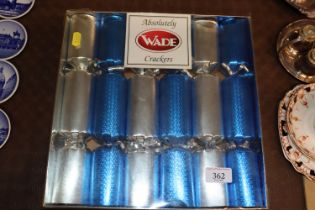 A boxed set of six Wade Christmas crackers