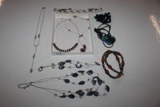 A box of decorative jewellery to include necklace