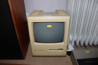 An Apple Mackintosh Plus 1MB computer, model no. M
