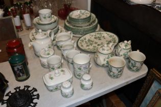 A quantity of 'Ivy' patterned tea and dinnerware,