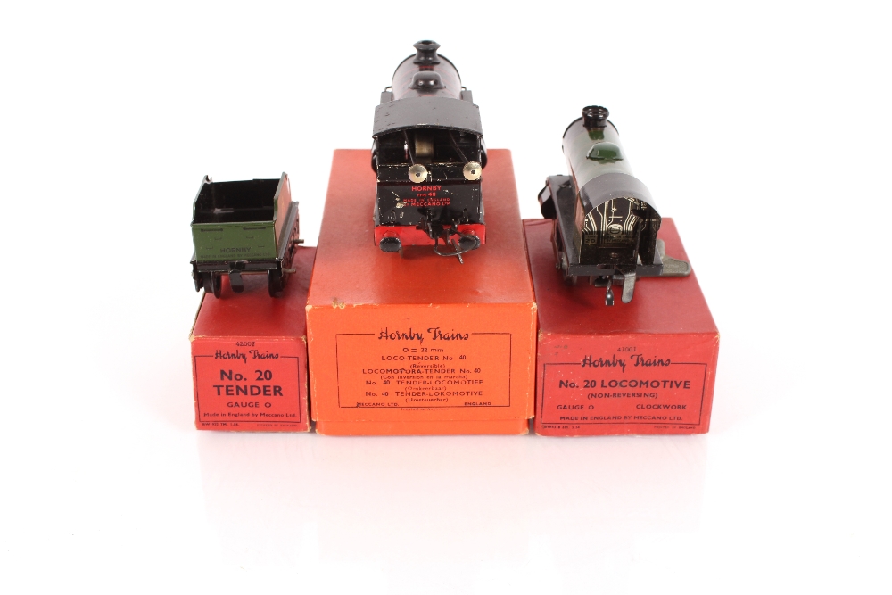 Of Railway Interest: A Hornby N40 British Railway engine with key in working order in original - Image 2 of 2