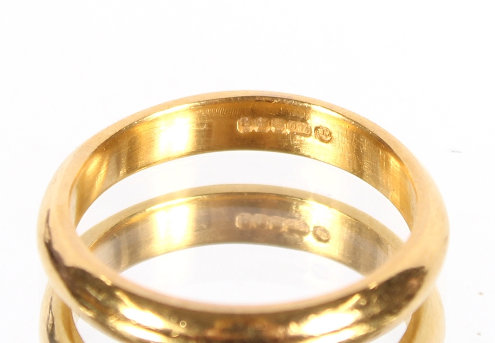 An 18ct gold wedding band, 6.5gms - Bild 3 aus 3