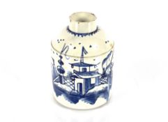 A 19th Century pearl ware cylindrical tea caddy, decorated in the Chinese manner, 10.5cm high