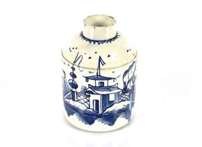 A 19th Century pearl ware cylindrical tea caddy, decorated in the Chinese manner, 10.5cm high