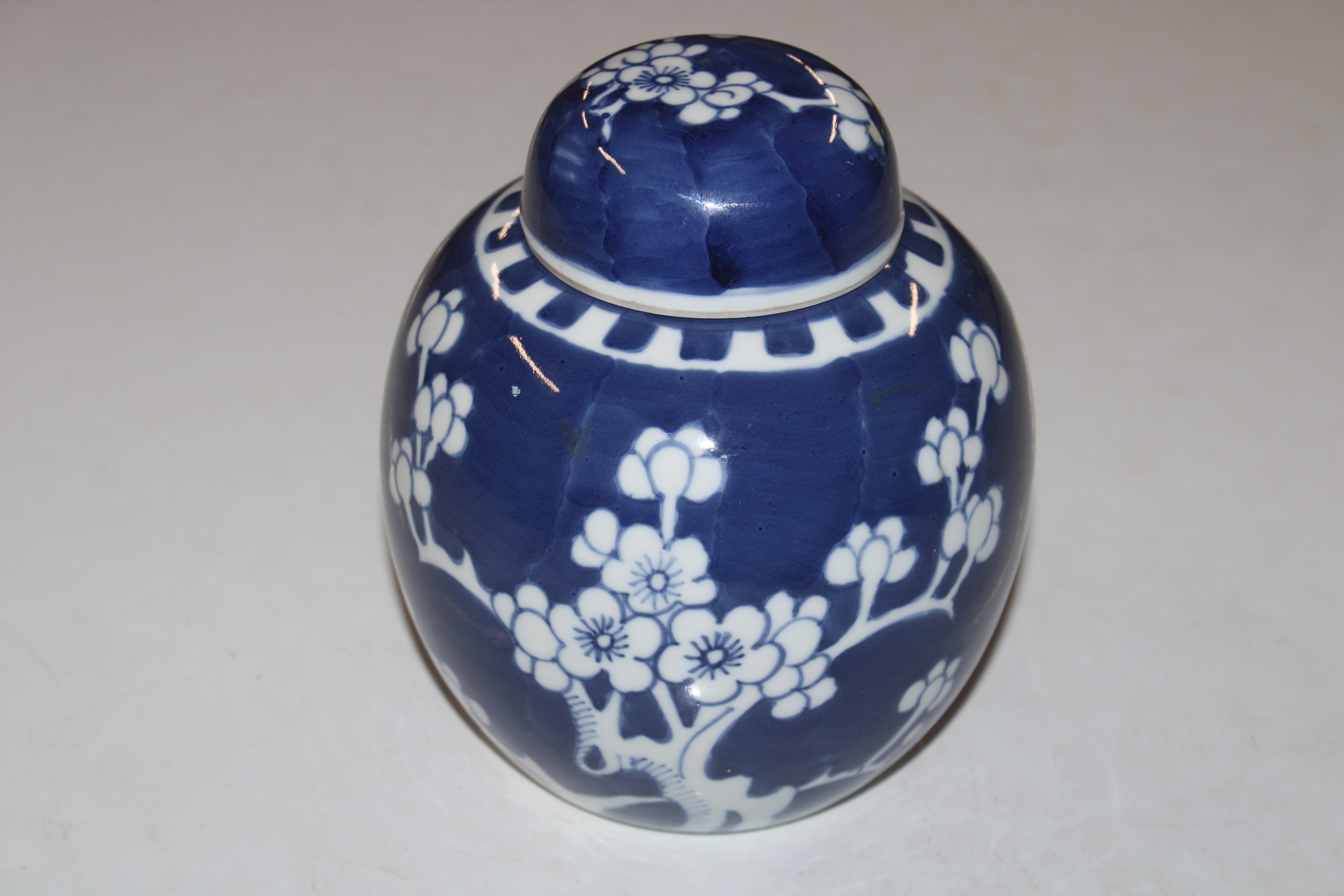 A Chinese blue and white ginger jar and cover - Image 3 of 8