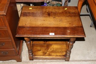 An Ipswich oak style coffee table