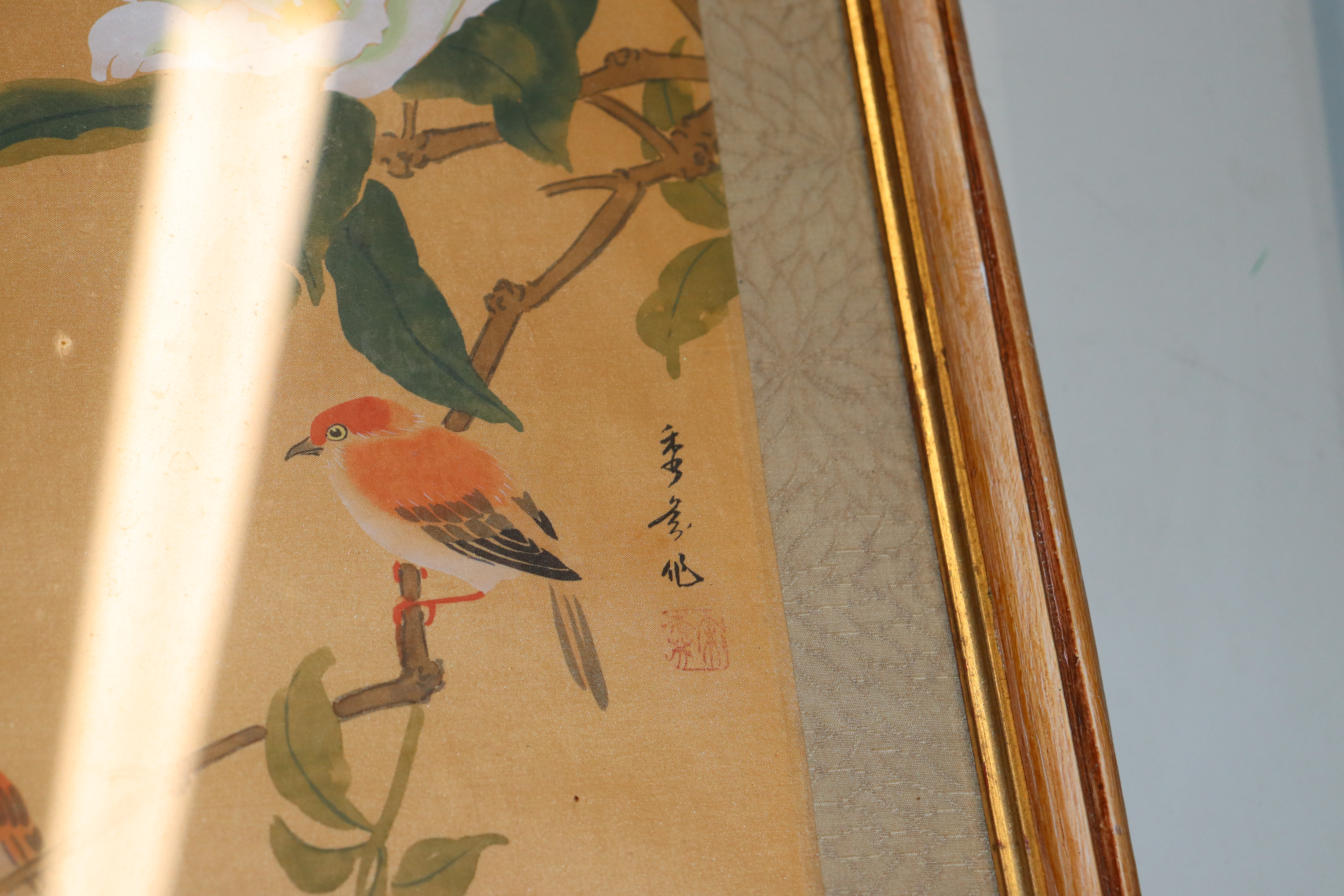 Two Oriental paintings on fabric depicting birds a - Image 2 of 3