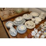 A quantity of Royal Doulton "Cambridge" pattern di