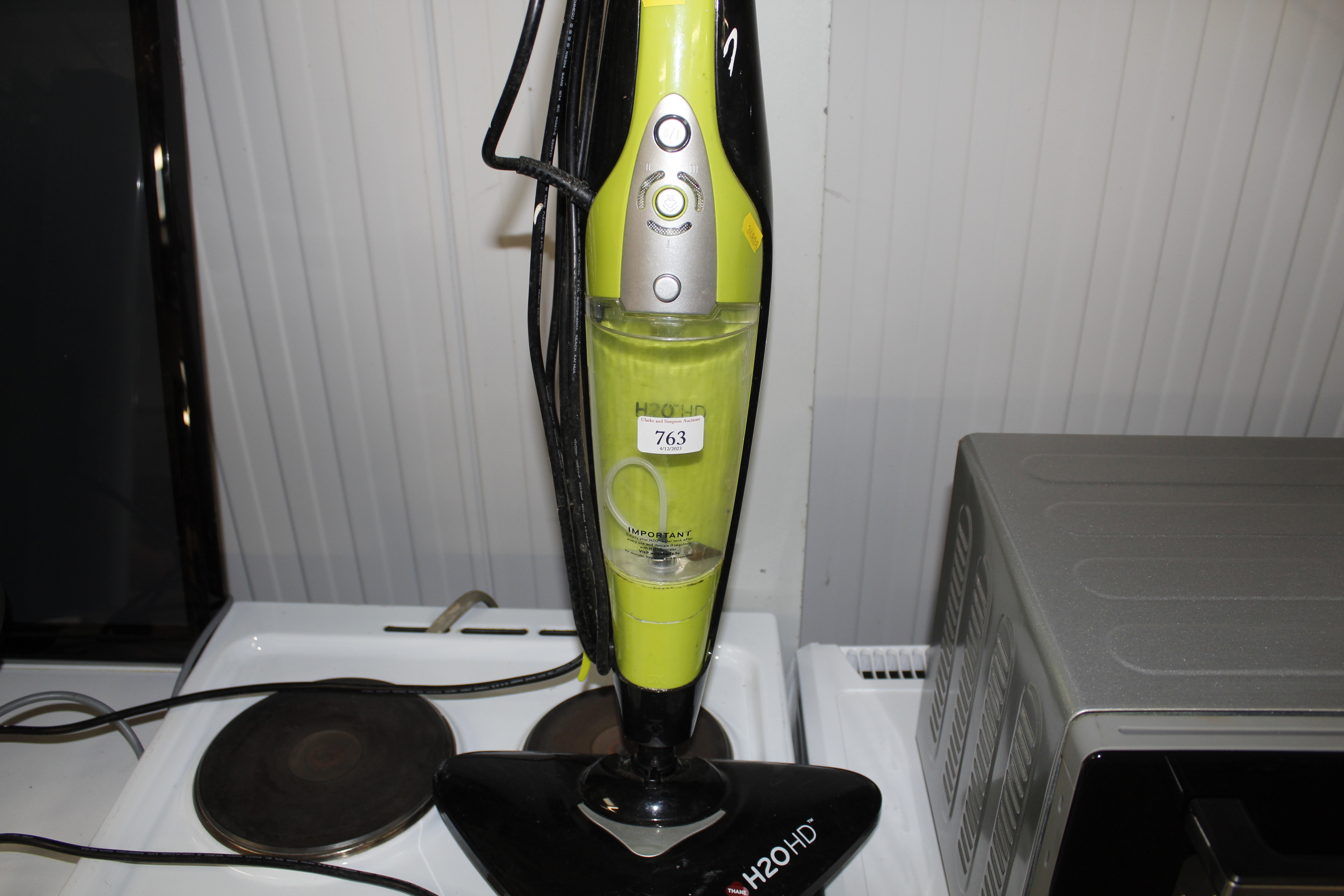An H2O HD steam mop - Image 2 of 2