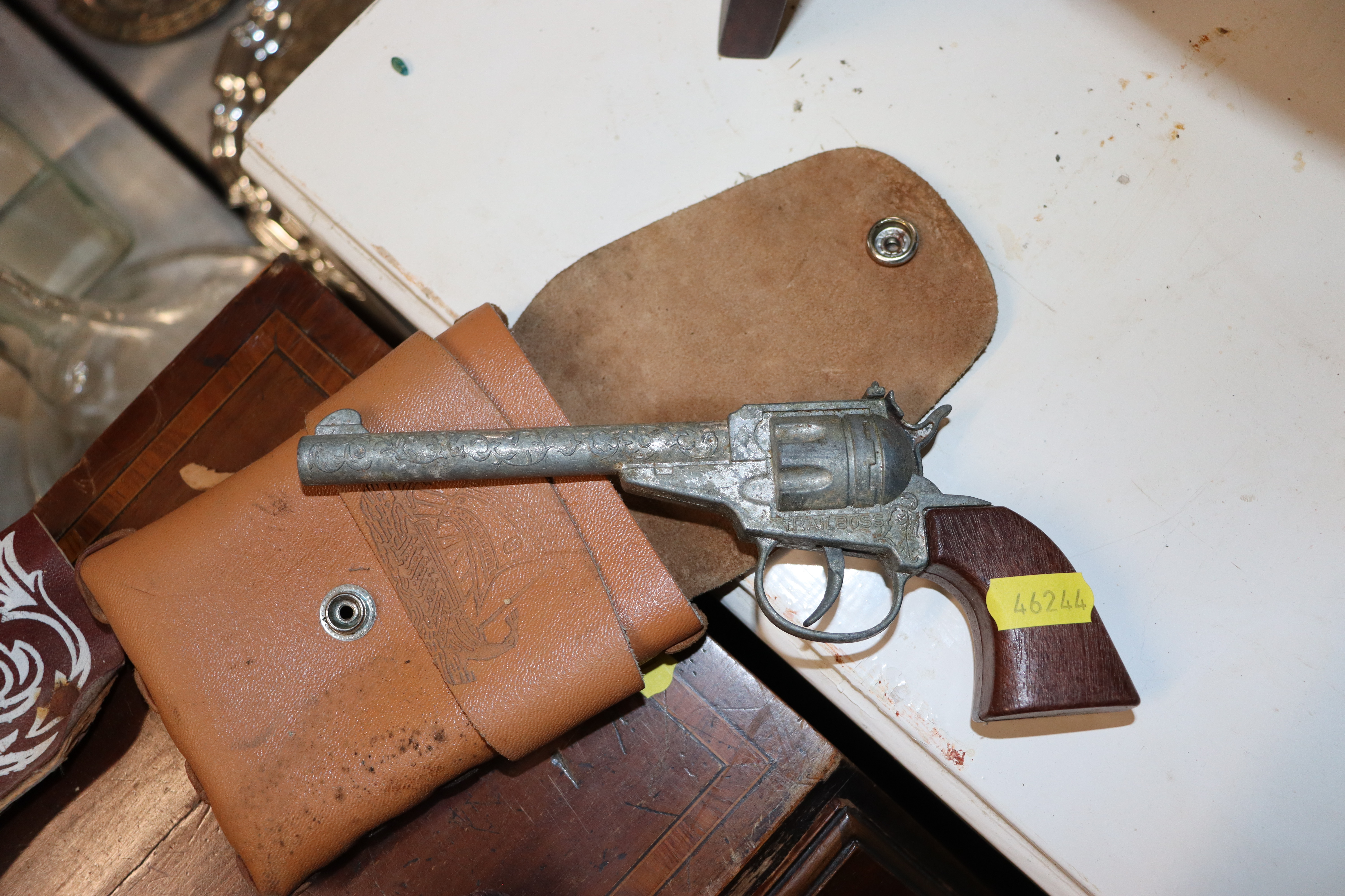 Three cap guns - Image 2 of 4